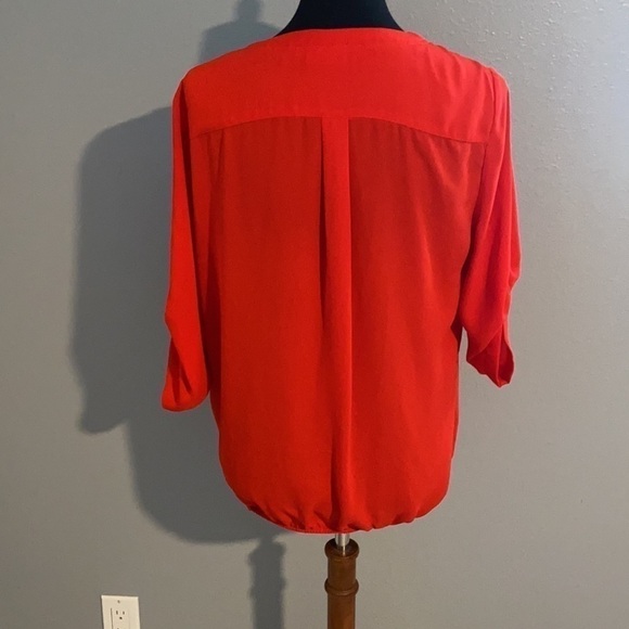 3 for $30 Red V-neck Blouse size medium 3/4 sleeve - Picture 7 of 10